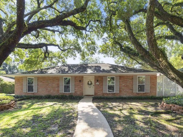 348 Chippenham Dr, Baton Rouge, LA 70808