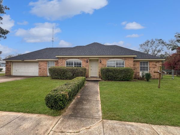 903 Greenbriar St , DeRidder, LA 70634