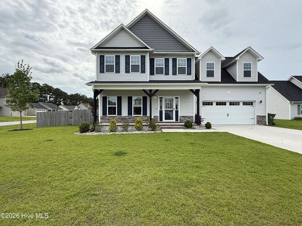 303 Breezeway Drive, Sneads Ferry, NC 28460