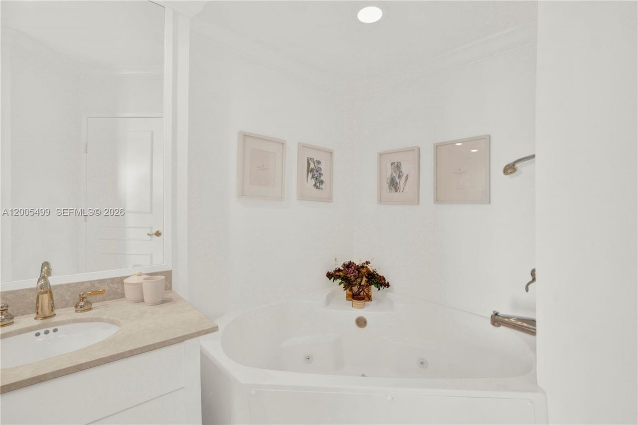 3370 Hidden Bay Dr , Unit 1702, Aventura, FL 33180 Photo