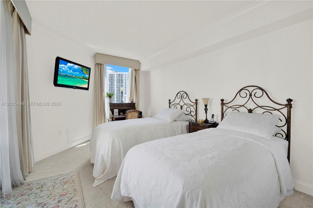3370 Hidden Bay Dr , Unit 1702, Aventura, FL 33180 Photo