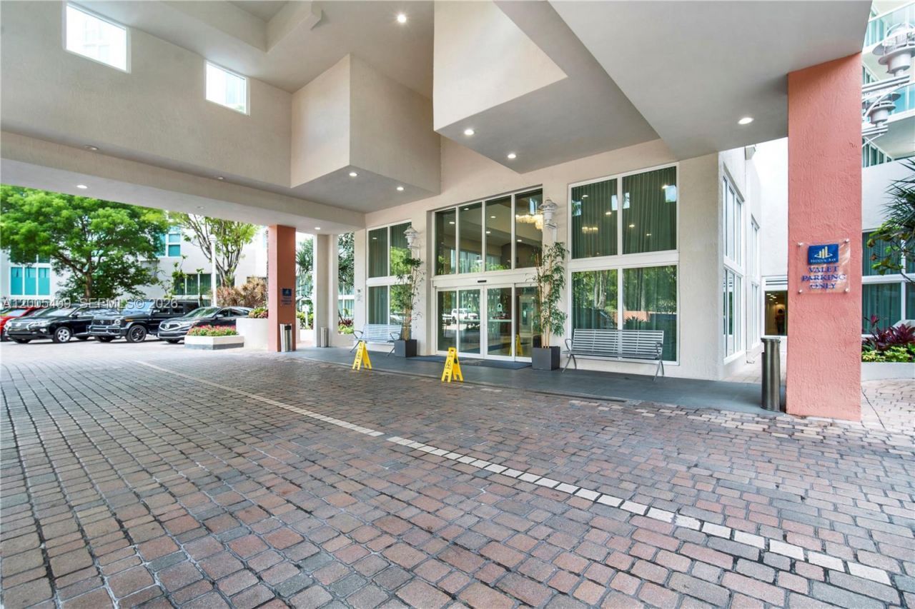 3370 Hidden Bay Dr , Unit 1702, Aventura, FL 33180 Photo