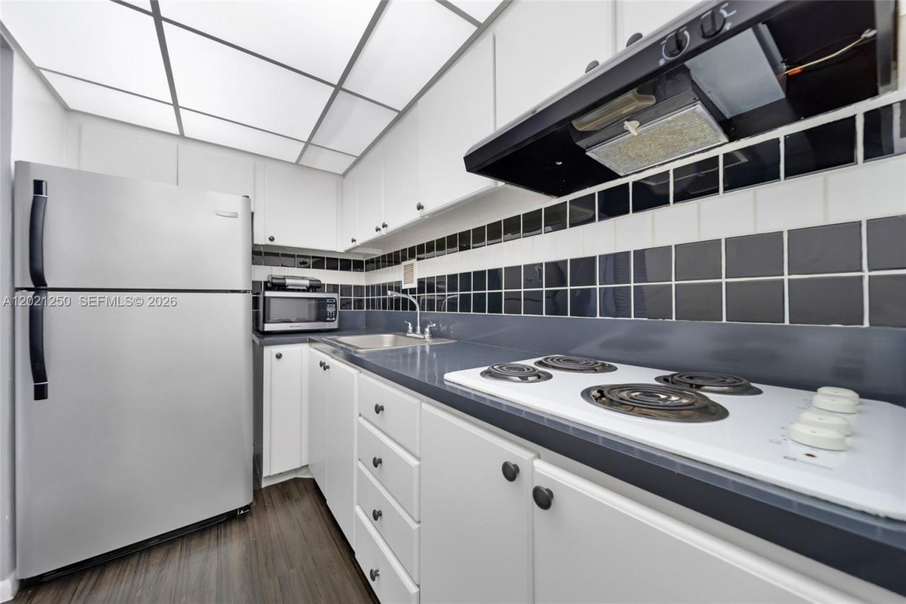 1200 West Ave , Unit 327, Miami Beach, FL 33139 Photo
