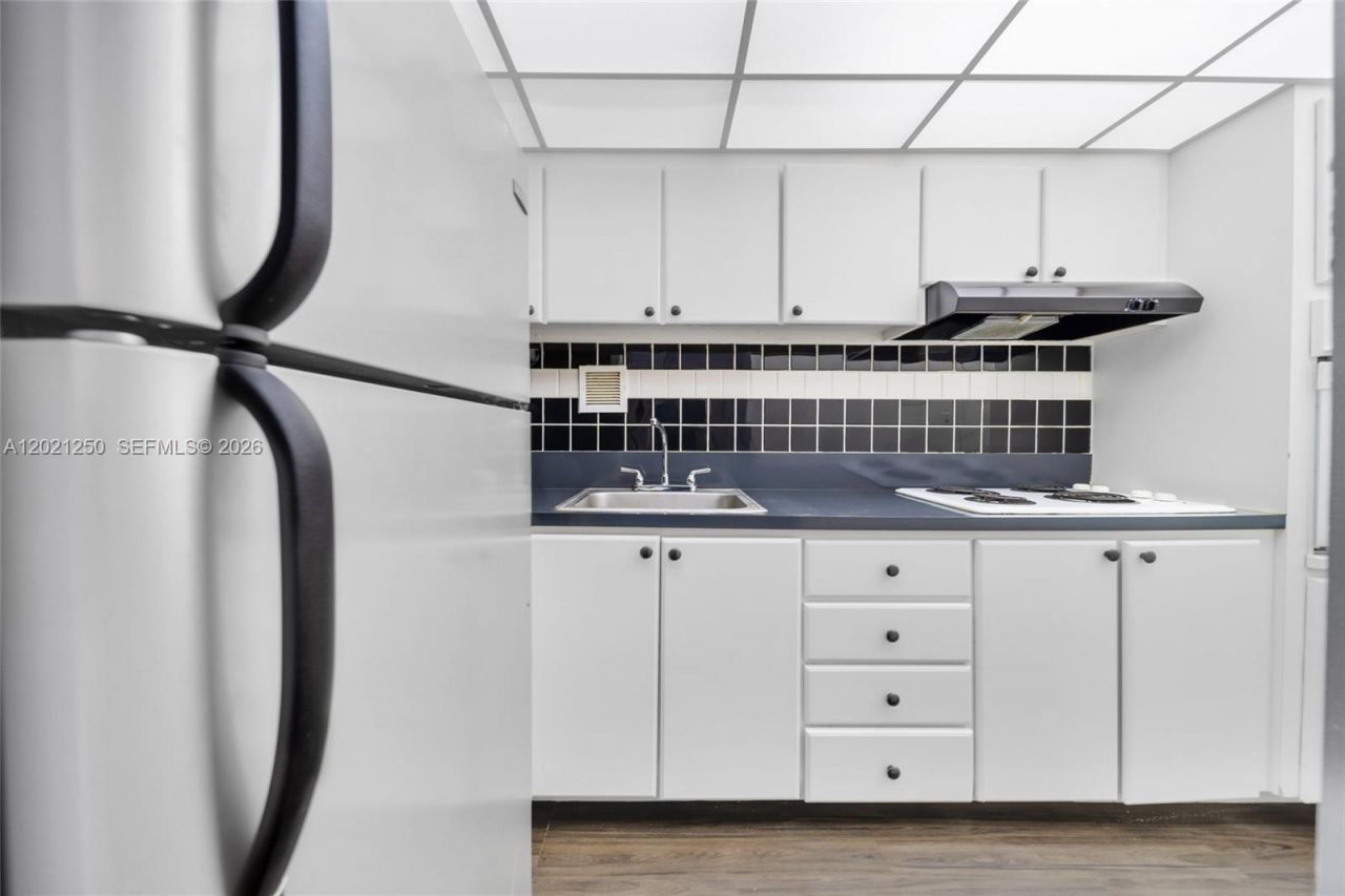 1200 West Ave , Unit 327, Miami Beach, FL 33139 Photo
