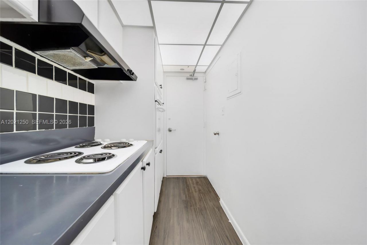 1200 West Ave , Unit 327, Miami Beach, FL 33139 Photo
