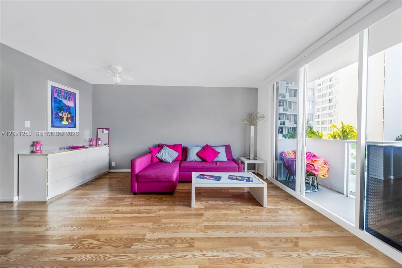 1200 West Ave , Unit 327, Miami Beach, FL 33139 Photo