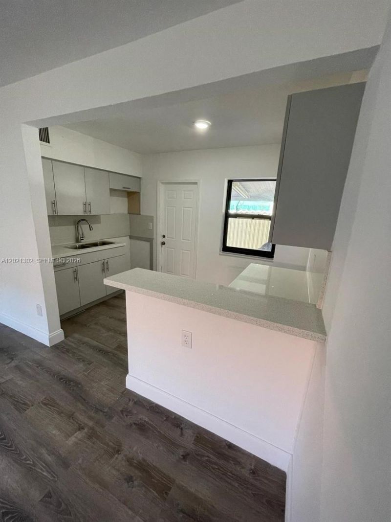 7360 SW 21st St , Unit 7360, Miami, FL 33155 Photo
