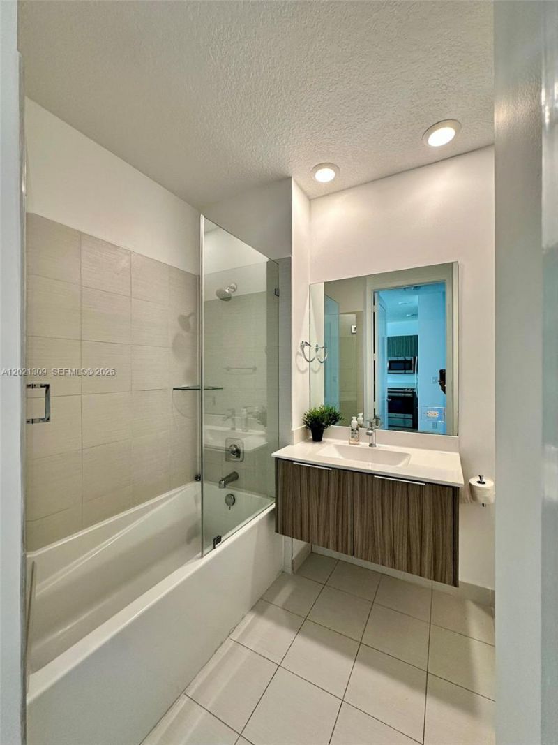6401 NW 103rd Pl , Unit 301, Doral, FL 33178 Photo