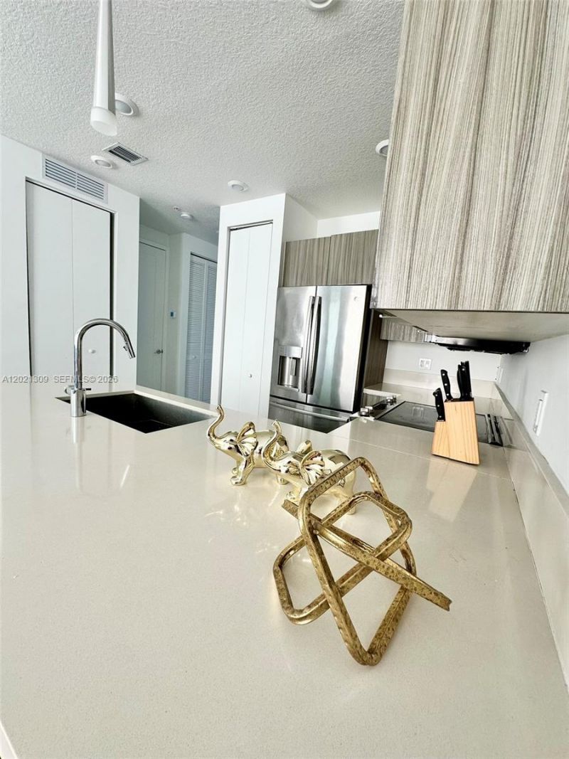 6401 NW 103rd Pl , Unit 301, Doral, FL 33178 Photo