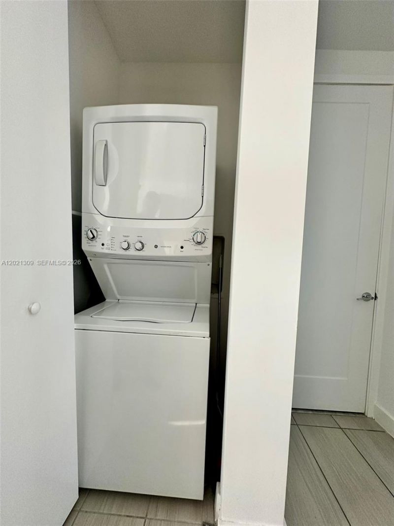 6401 NW 103rd Pl , Unit 301, Doral, FL 33178 Photo
