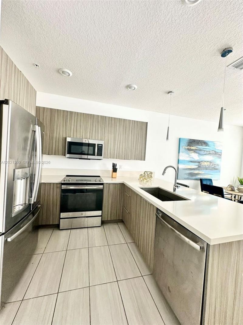 6401 NW 103rd Pl , Unit 301, Doral, FL 33178 Photo
