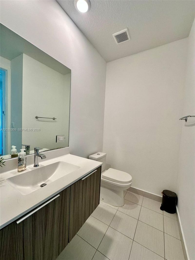 6401 NW 103rd Pl , Unit 301, Doral, FL 33178 Photo