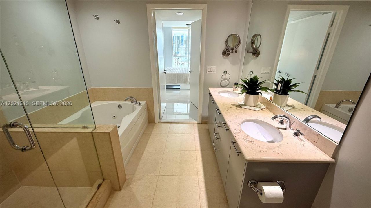 50 Biscayne Blvd, Unit 2501, Miami, FL 33132 Photo