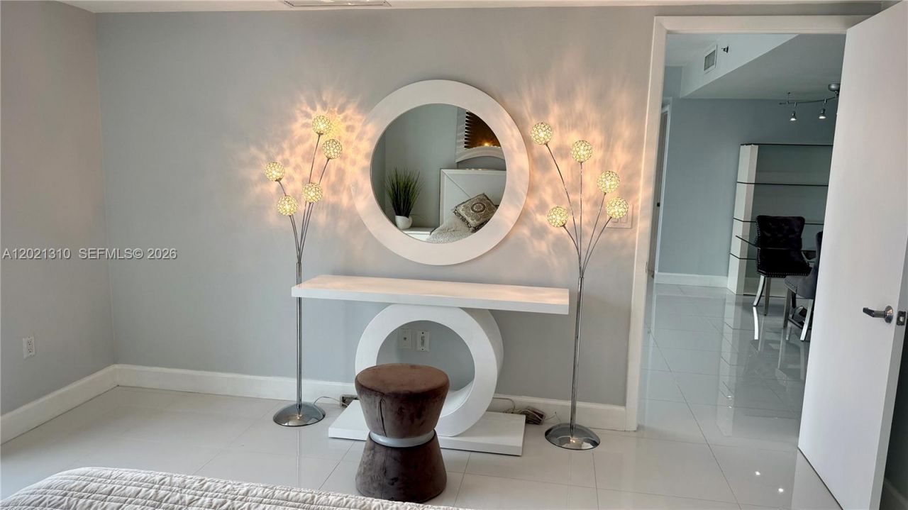 50 Biscayne Blvd, Unit 2501, Miami, FL 33132 Photo