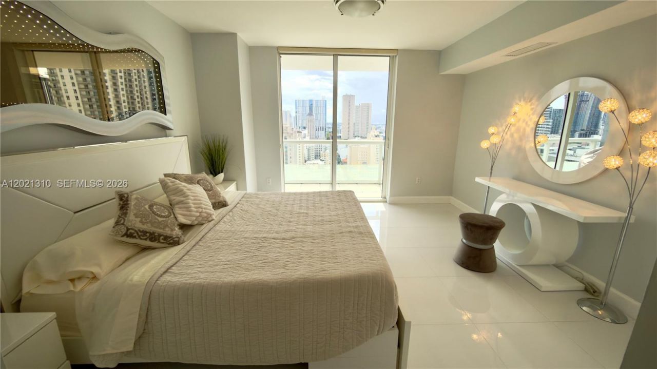 50 Biscayne Blvd, Unit 2501, Miami, FL 33132 Photo