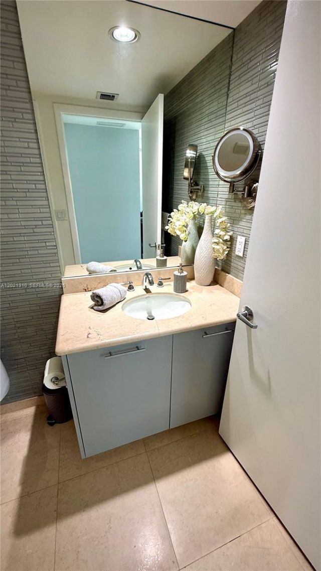 50 Biscayne Blvd, Unit 2501, Miami, FL 33132 Photo
