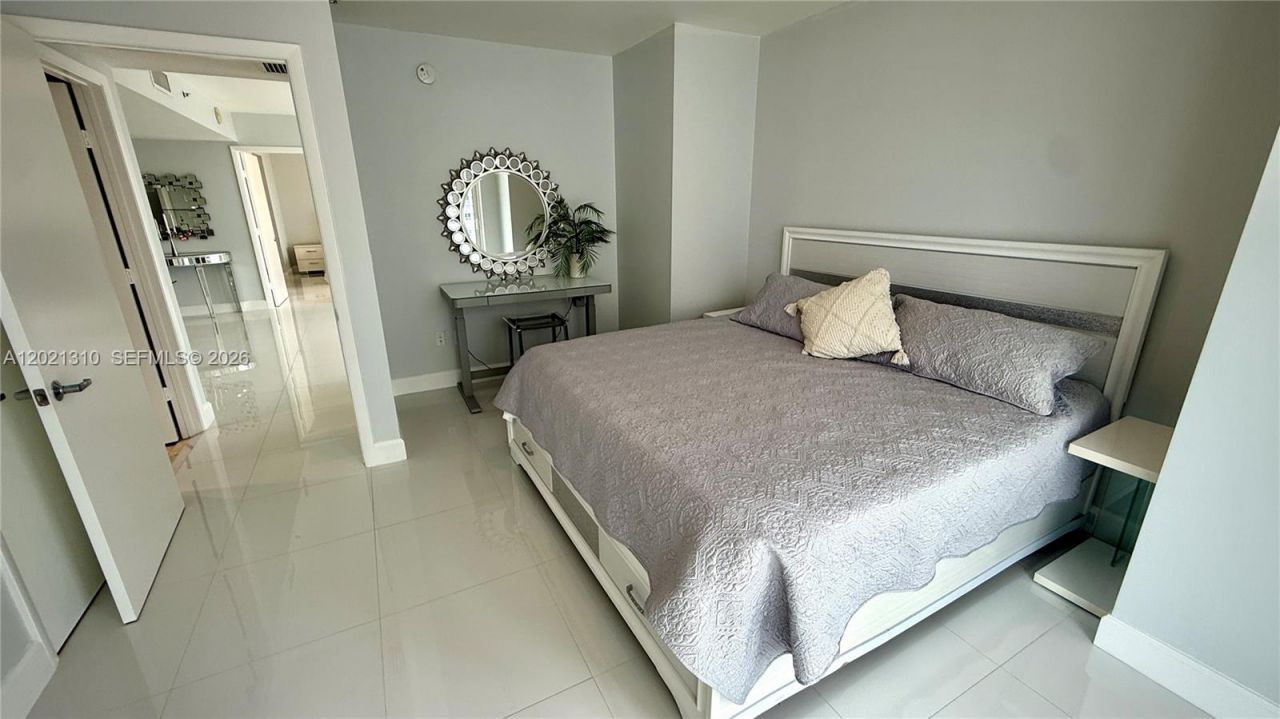 50 Biscayne Blvd, Unit 2501, Miami, FL 33132 Photo
