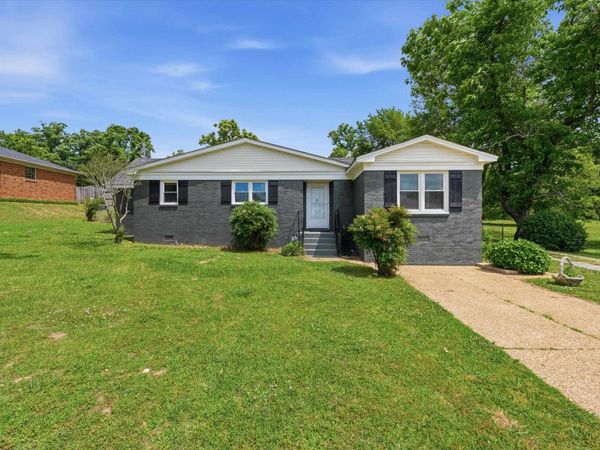 515 Rasch Rd, Florence, AL 35633
