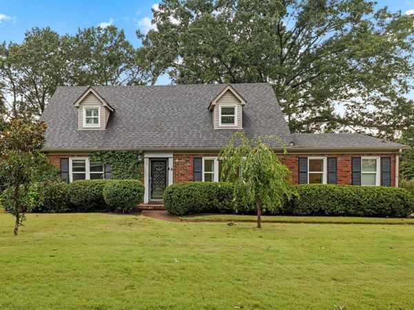 1721 Beckman Dr, Florence, AL 35630
