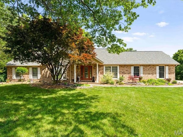 2 Sugar Hill Court , Edwardsville, IL 62025