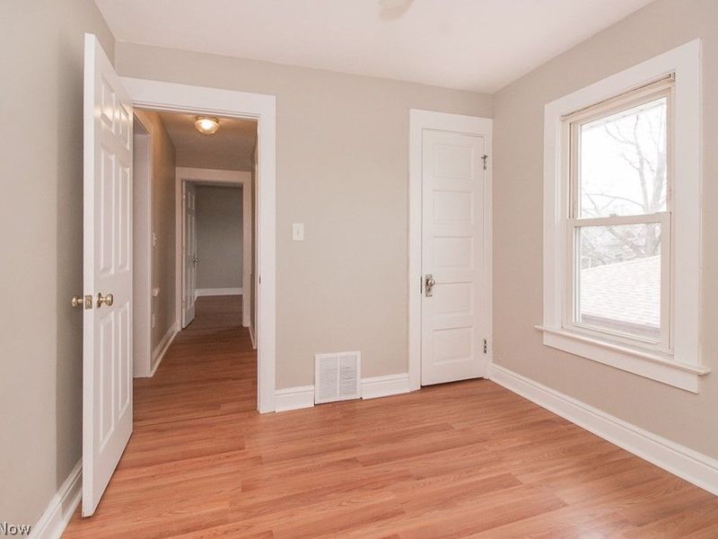 19211 Shawnee Avenue, Unit 2/UP, Cleveland, OH 44119 Photo 10