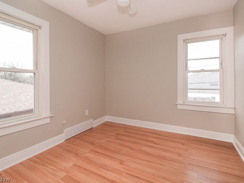 19211 Shawnee Avenue, Unit 2/UP, Cleveland, OH 44119 Photo 11