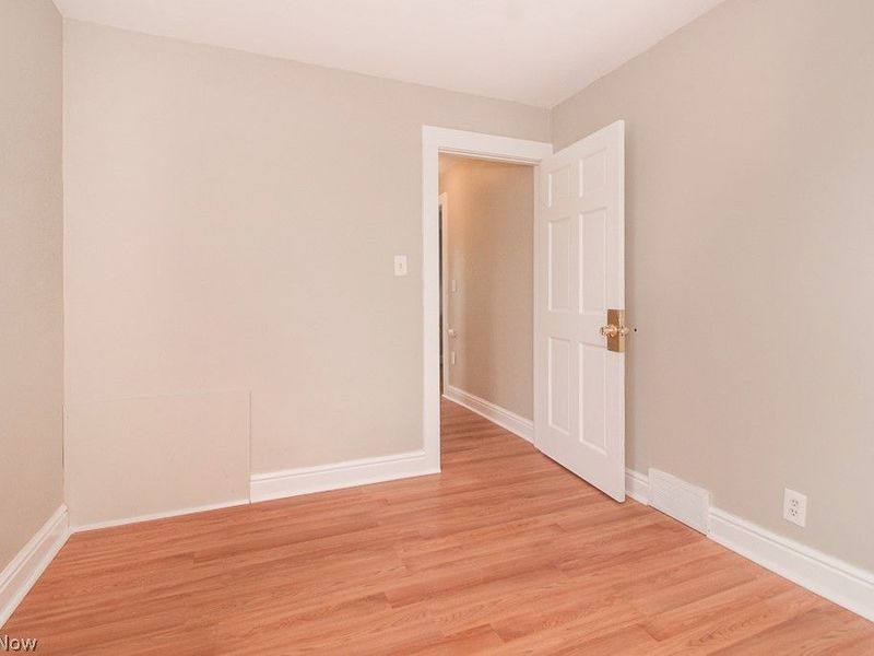 19211 Shawnee Avenue, Unit 2/UP, Cleveland, OH 44119 Photo 17
