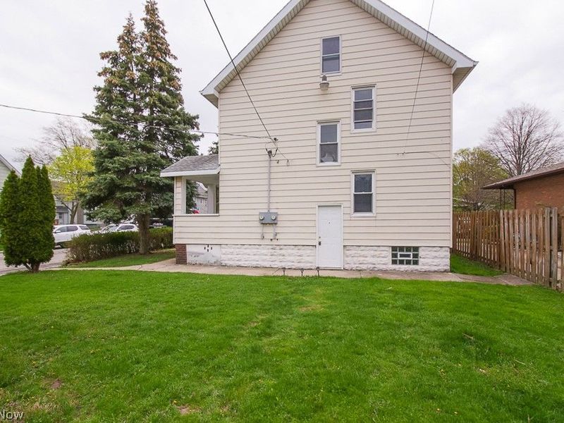 19211 Shawnee Avenue, Unit 2/UP, Cleveland, OH 44119 Photo 21