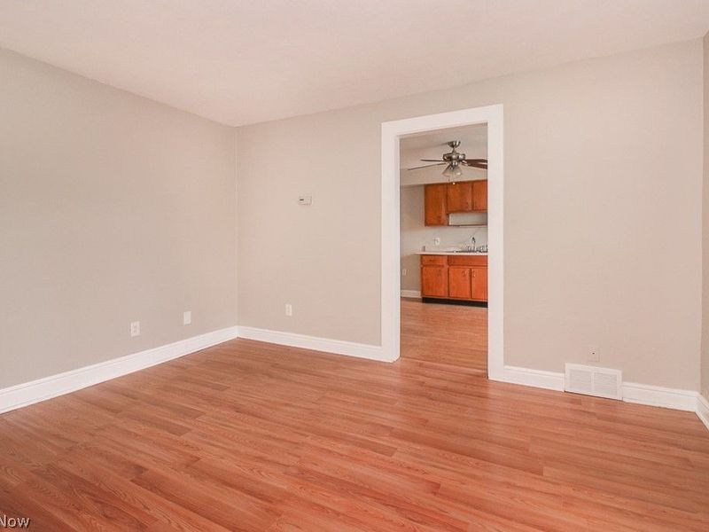 19211 Shawnee Avenue, Unit 2/UP, Cleveland, OH 44119 Photo 5