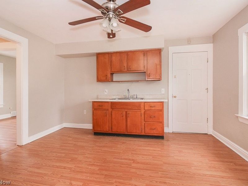 19211 Shawnee Avenue, Unit 2/UP, Cleveland, OH 44119 Photo 7
