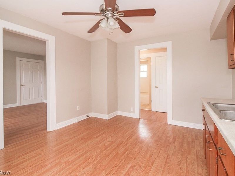 19211 Shawnee Avenue, Unit 2/UP, Cleveland, OH 44119 Photo 8