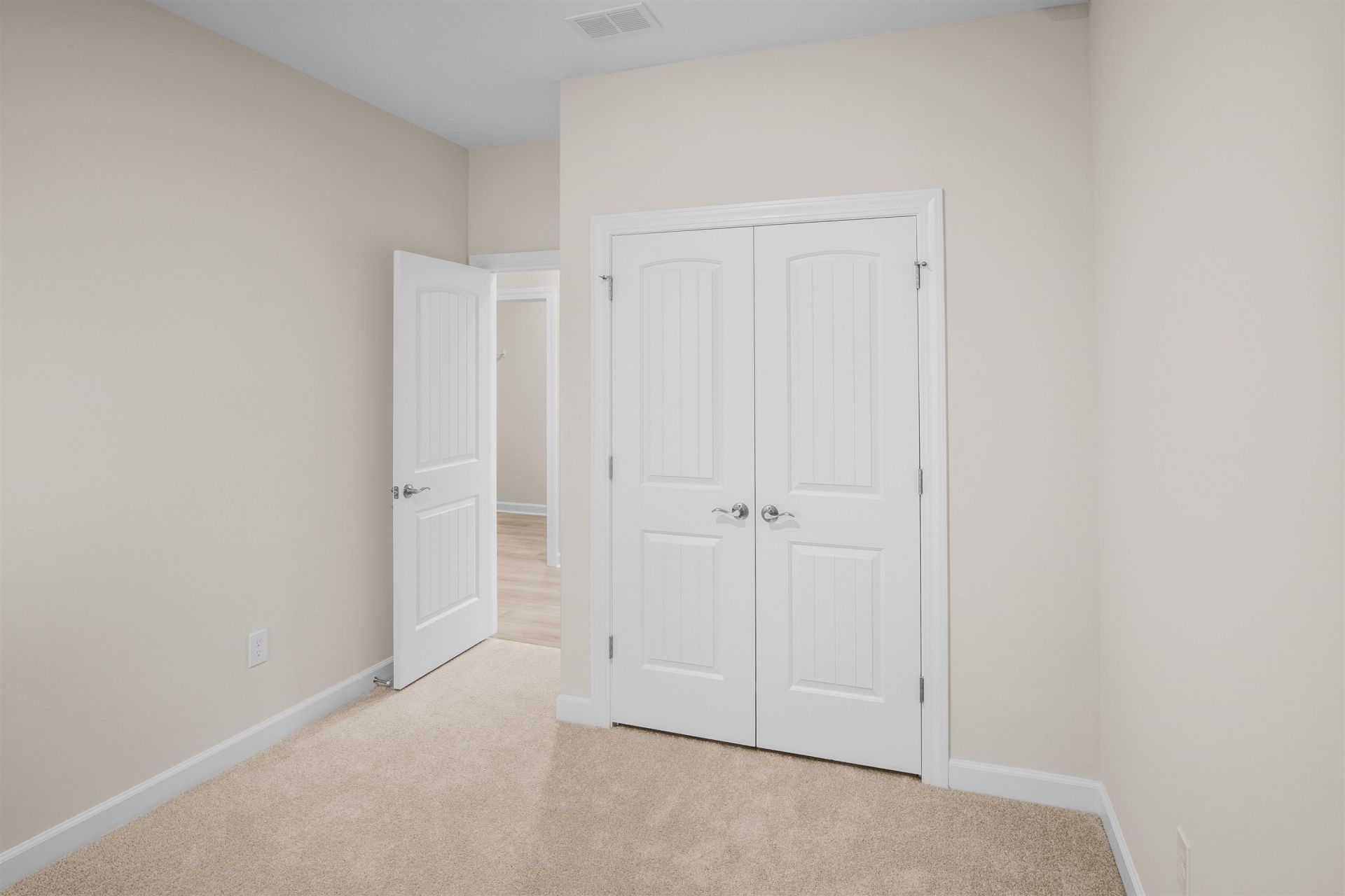 1324 Wykham Park Dr. Photo 10