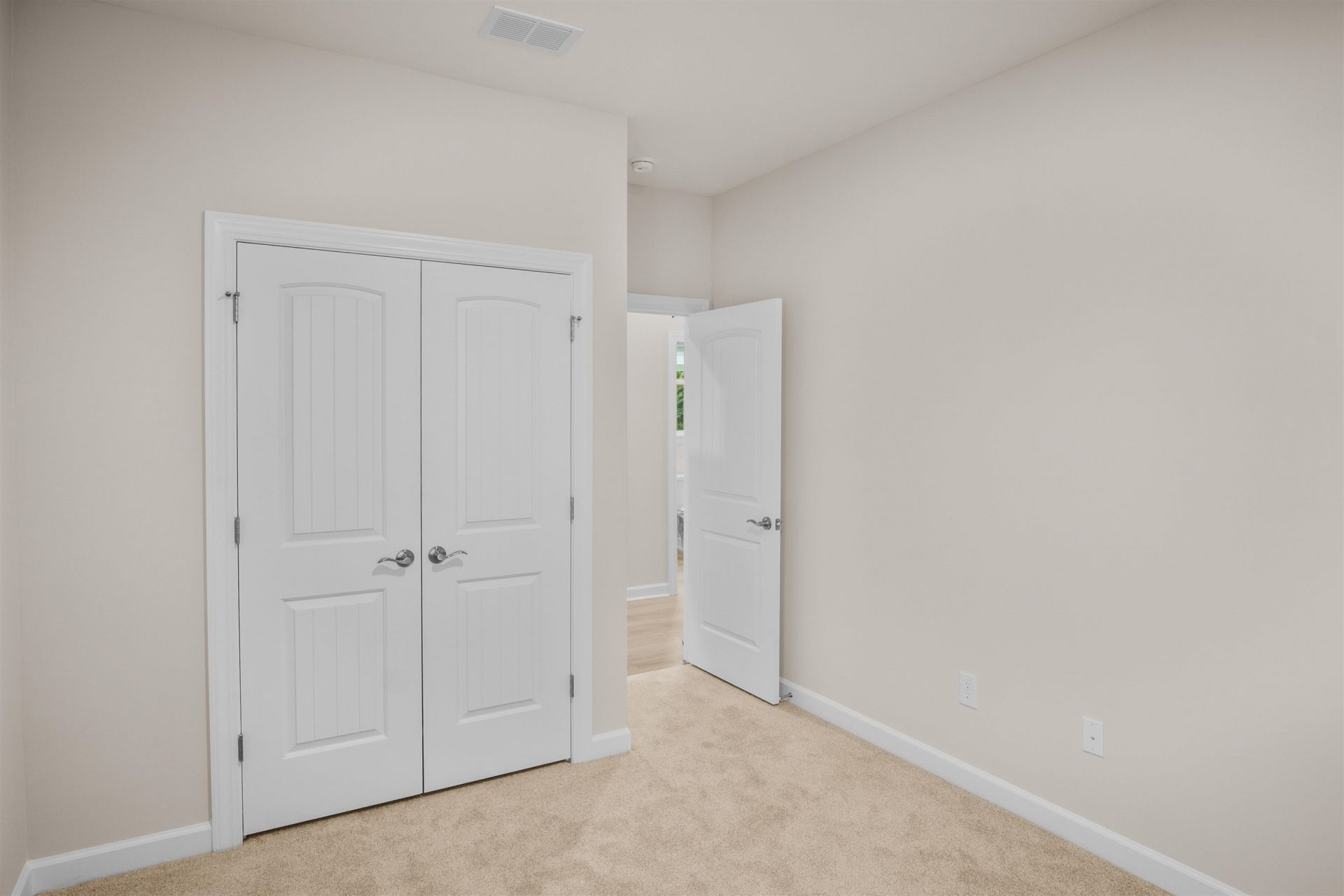 1324 Wykham Park Dr. Photo 11