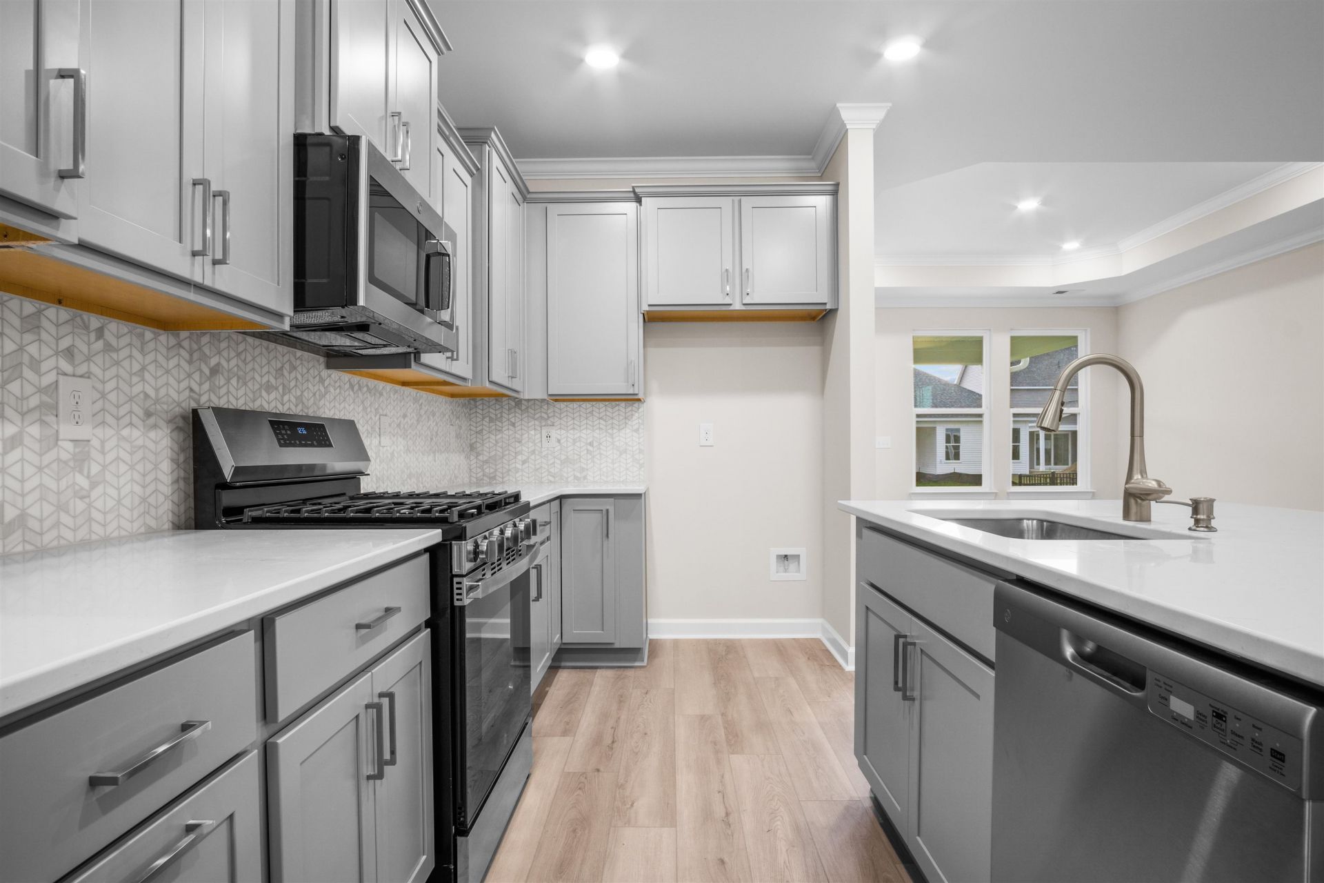 1324 Wykham Park Dr. Photo 4