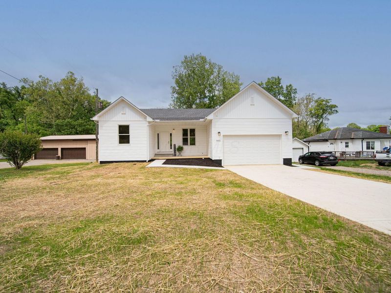 445 Linnville Road SE, Heath, OH 43056 Photo 2
