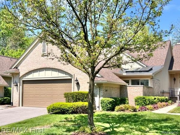 2483 Hickory Glen Drive, Bloomfield Hills, MI 48304