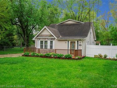 33805 Orangelawn Street, Livonia, MI 48150