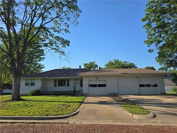 223 W 9th Street, Fort Scott, KS 66701