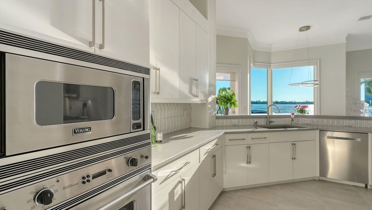 344 W Royal Flamingo Drive, Sarasota, FL 34236 Photo