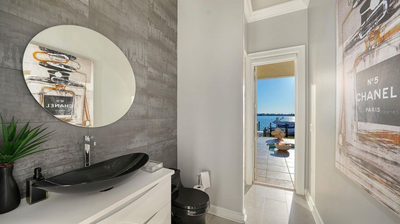 344 W Royal Flamingo Drive, Sarasota, FL 34236 Photo