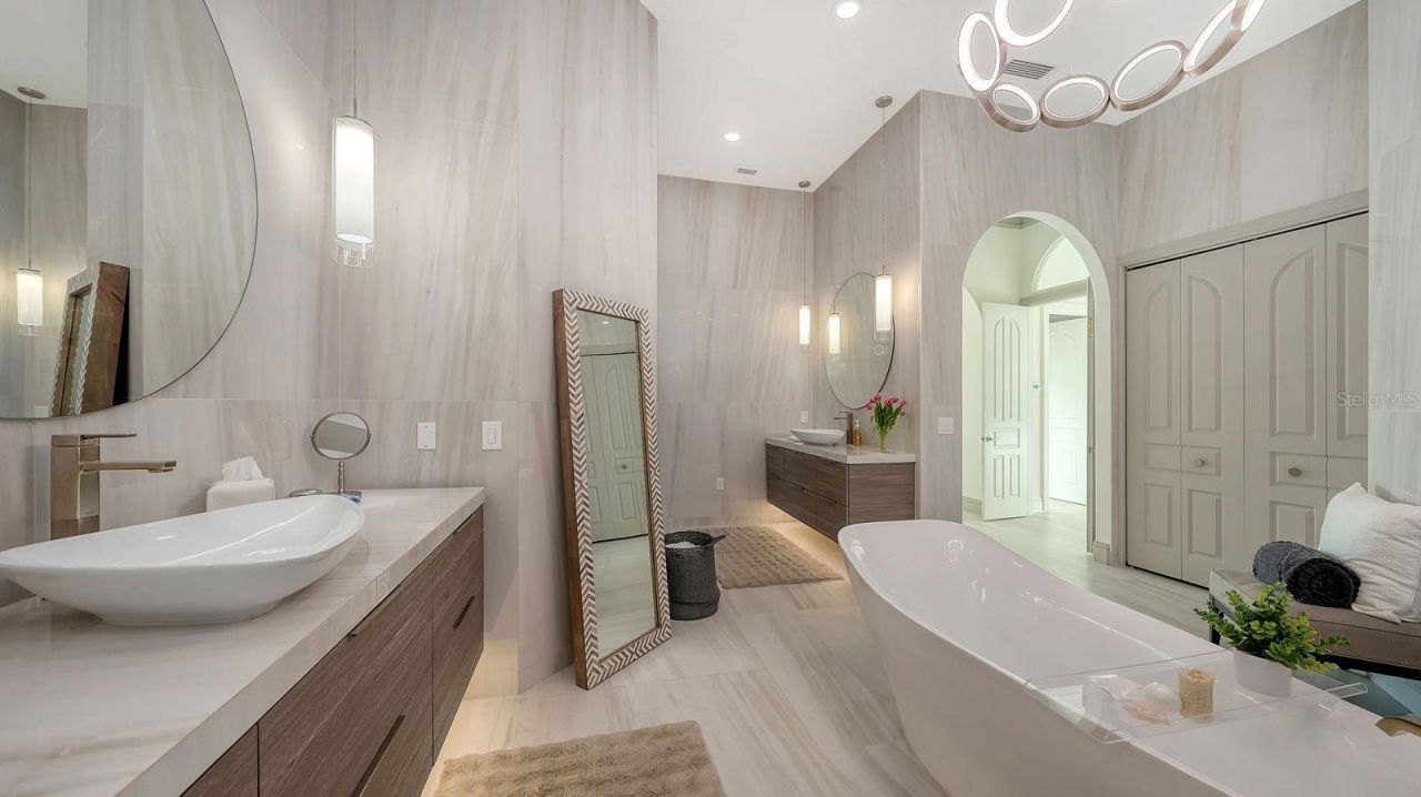 344 W Royal Flamingo Drive, Sarasota, FL 34236 Photo