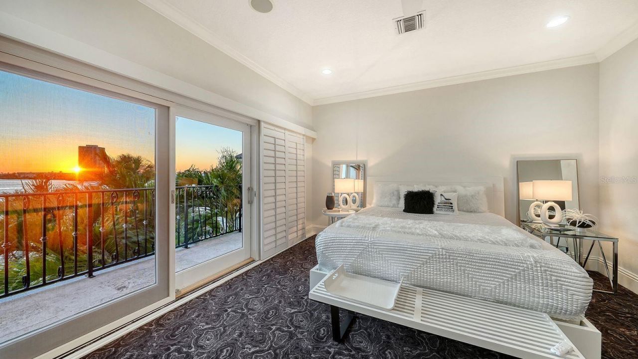 344 W Royal Flamingo Drive, Sarasota, FL 34236 Photo