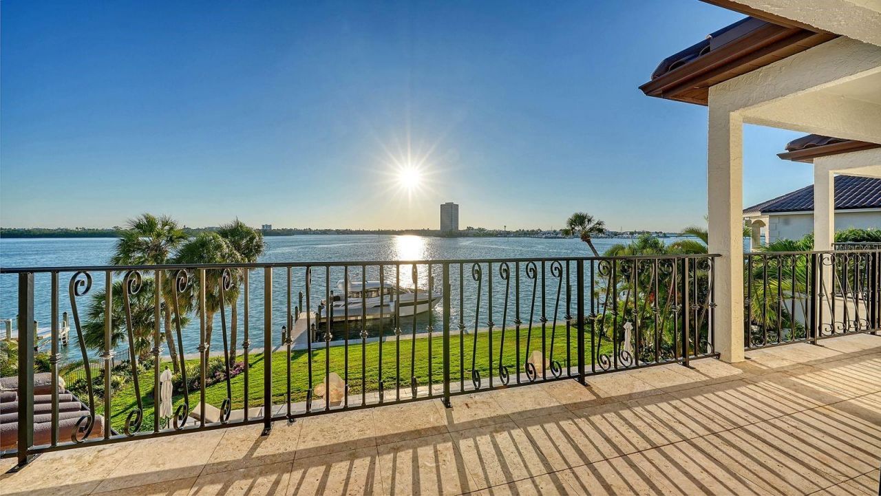 344 W Royal Flamingo Drive, Sarasota, FL 34236 Photo