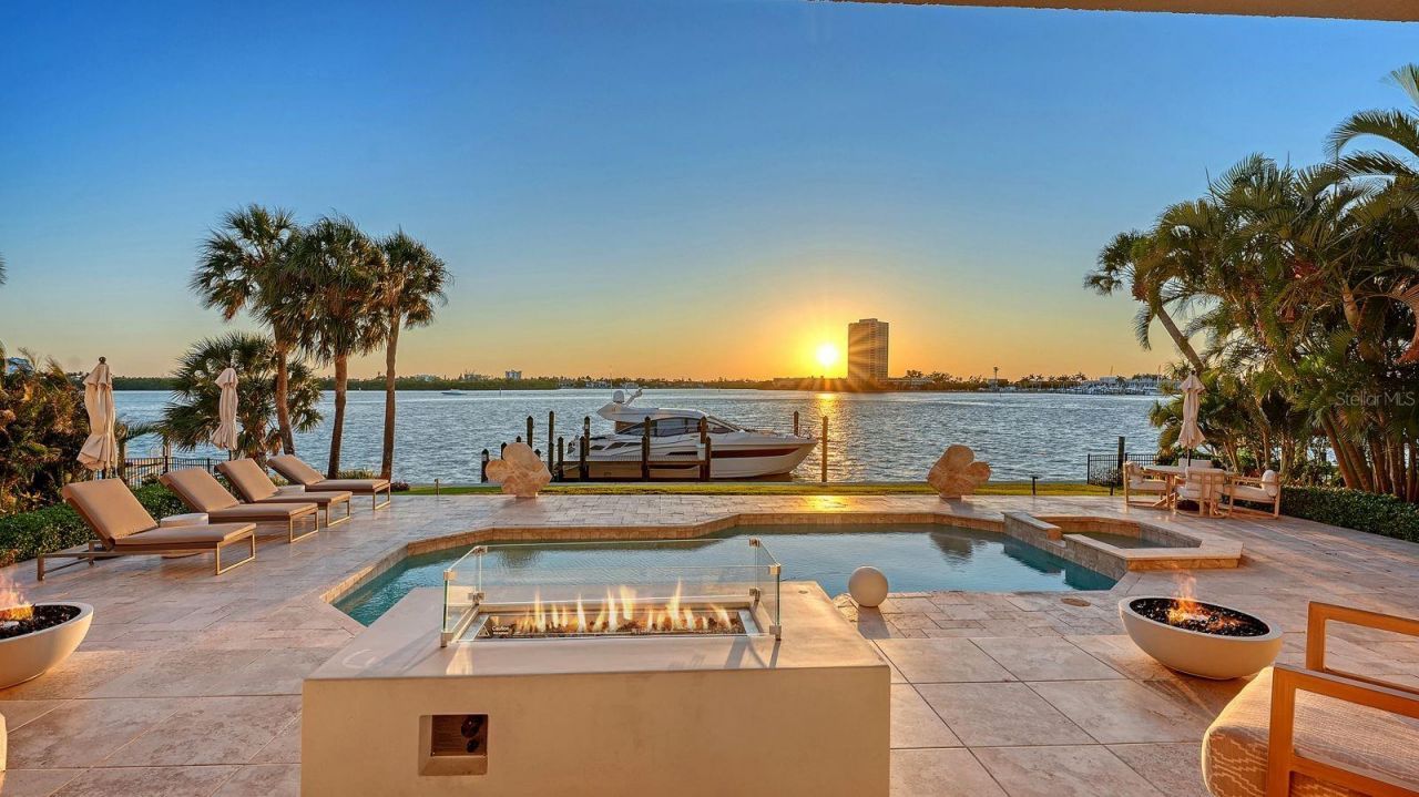 344 W Royal Flamingo Drive, Sarasota, FL 34236 Photo