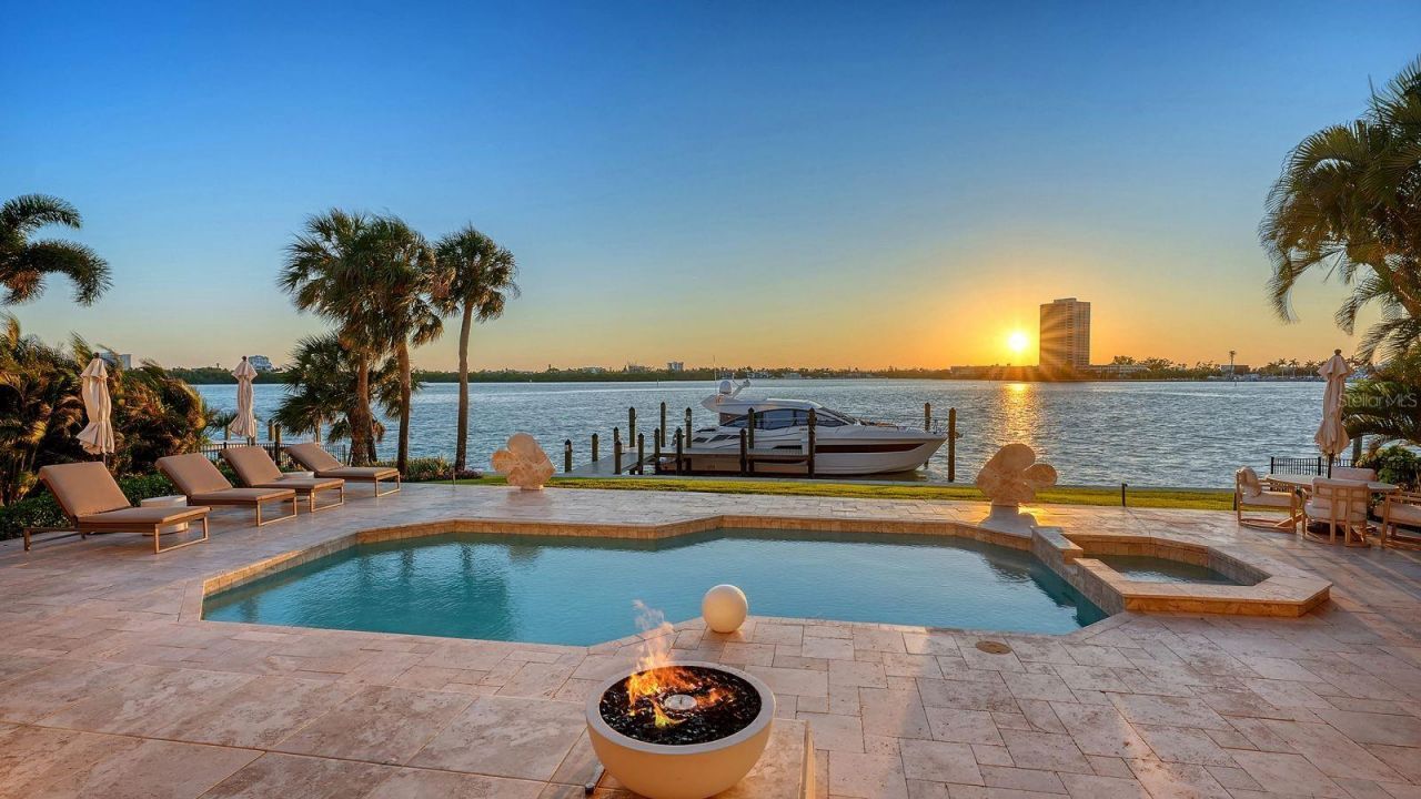 344 W Royal Flamingo Drive, Sarasota, FL 34236 Photo