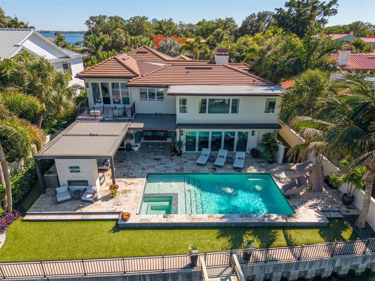 725 Brightwaters Boulevard Ne, Saint Petersburg, FL 33704 Photo