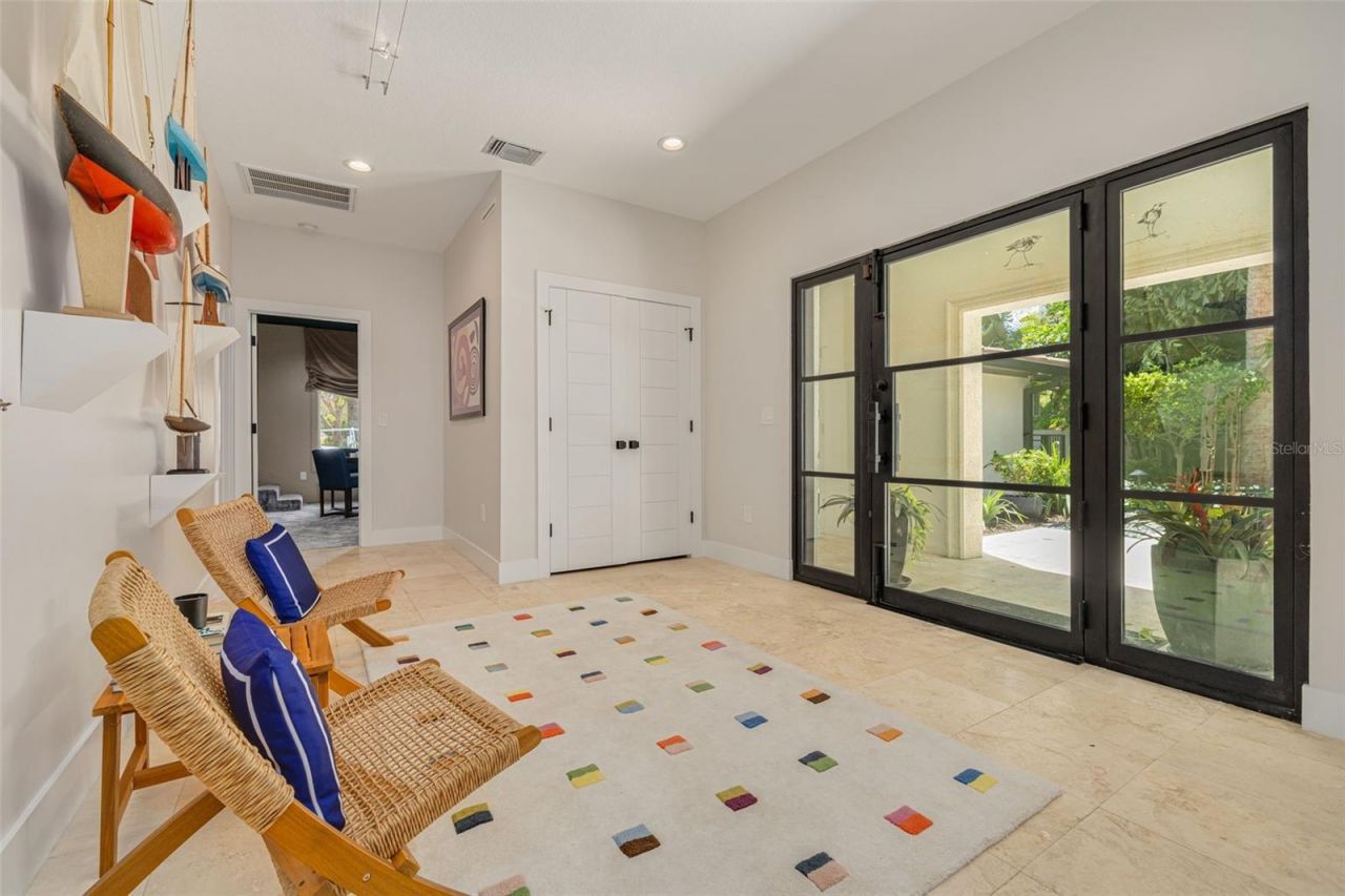 725 Brightwaters Boulevard Ne, Saint Petersburg, FL 33704 Photo