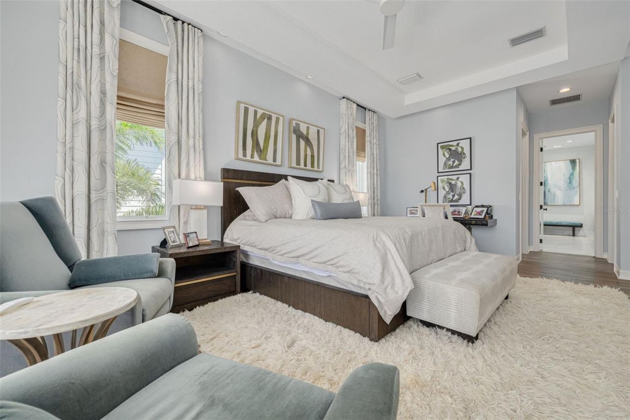 725 Brightwaters Boulevard Ne, Saint Petersburg, FL 33704 Photo