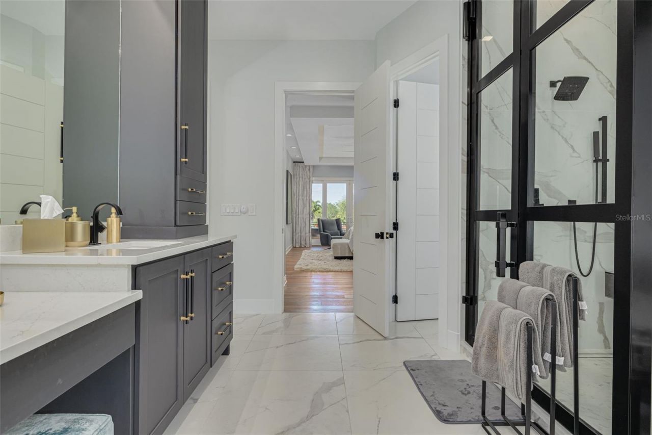 725 Brightwaters Boulevard Ne, Saint Petersburg, FL 33704 Photo