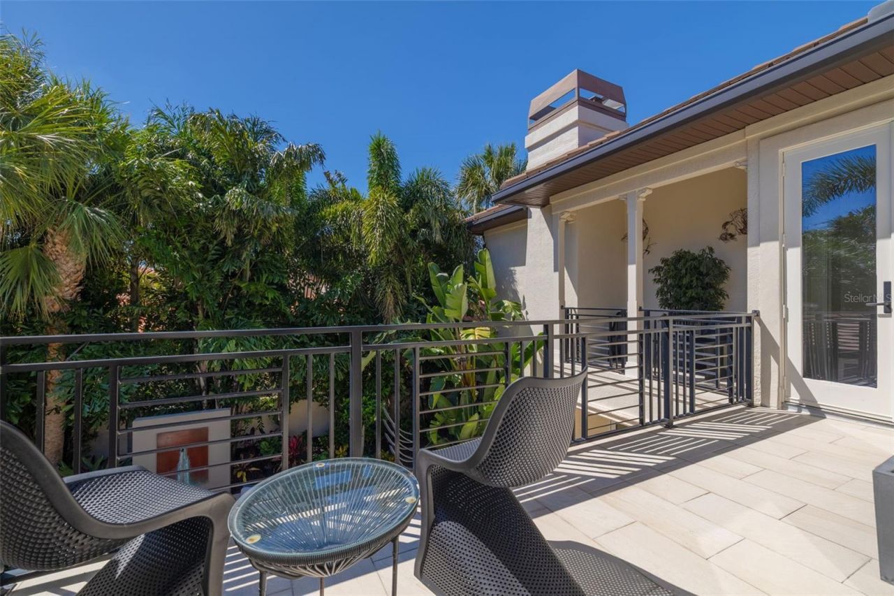 725 Brightwaters Boulevard Ne, Saint Petersburg, FL 33704 Photo